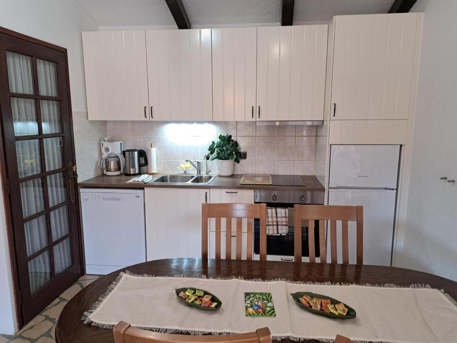 Villa Apartments Oliva เซเกต วรันยีชา ภายนอก รูปภาพ